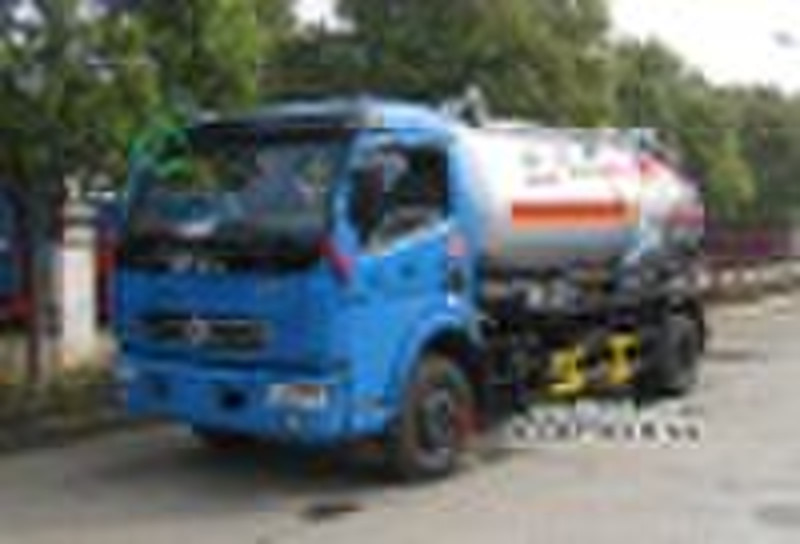 Dongfeng vacuum sewage truck