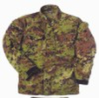 Camouflage Kleidung