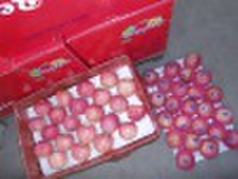 red apple