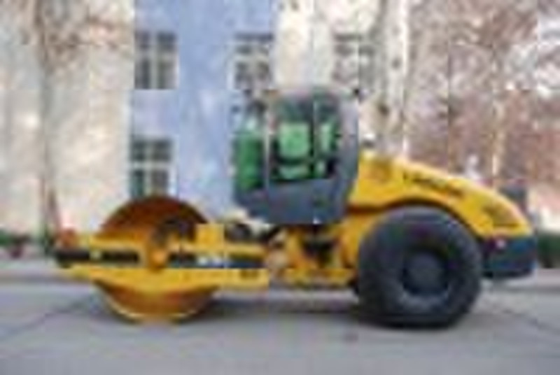 Hydraulic vibratory roller