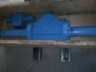 Subsea hydraulic actuator