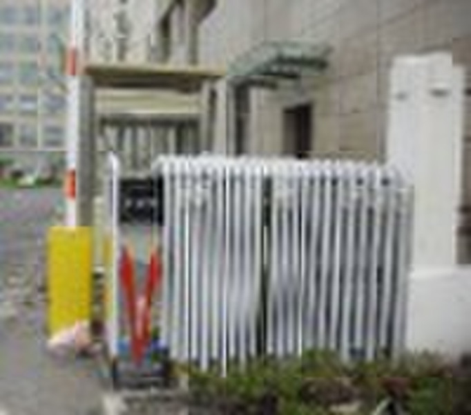 Electric retractable gate