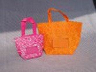 Non-woven shipping bag