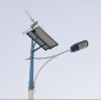 wind Solar Street Light with 12V/150Ah Capacity an