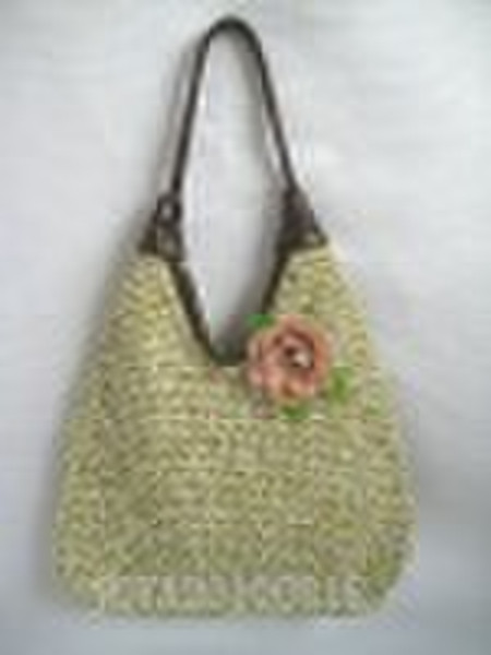 Crocheting lady handbag