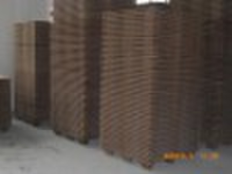 press wood pallet