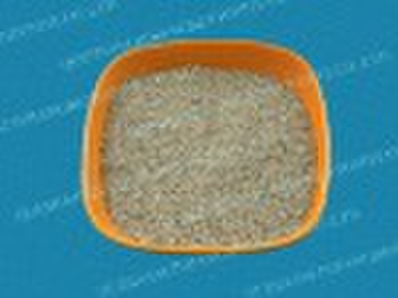 Bentonite cat litter with strong pellet strength