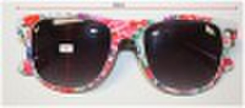 wayfarer style sunglasses for women