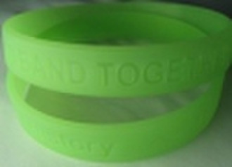 Glow in the dark silicone wristbands