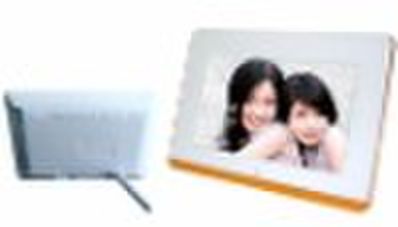 Digital photo frame with LCD