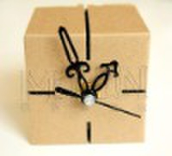 DIY creative corrugated paper table cross clock