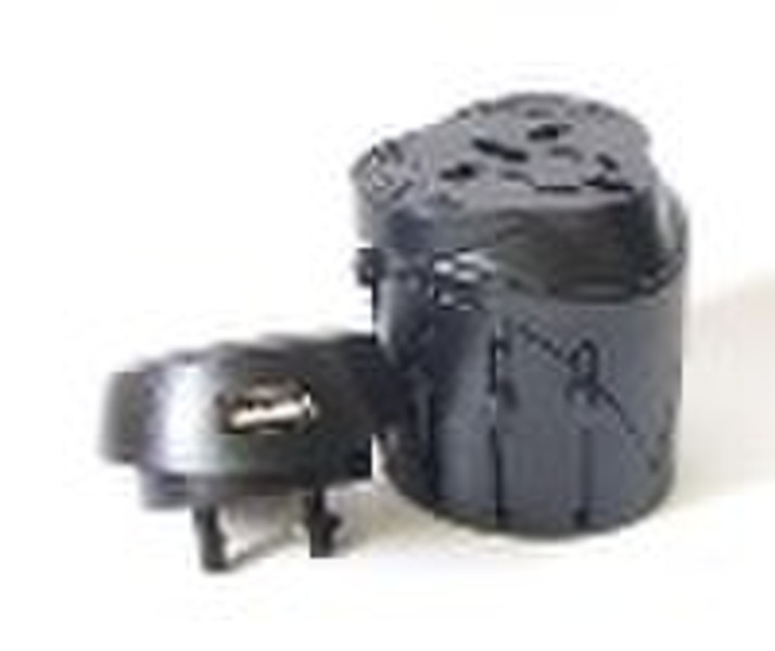 World Travel Adapter mit USB-Ladegerät (OP-UTA-03 + uns