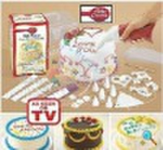 BETTY CROCKER 100piece CAKE DECORATING KIT