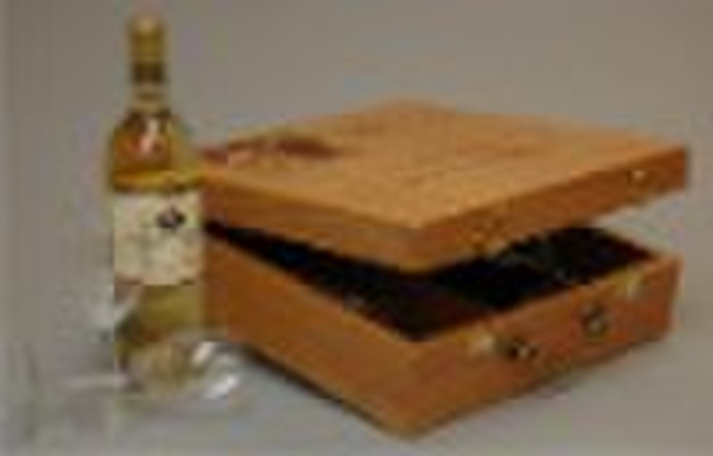 nature color wooden wine box