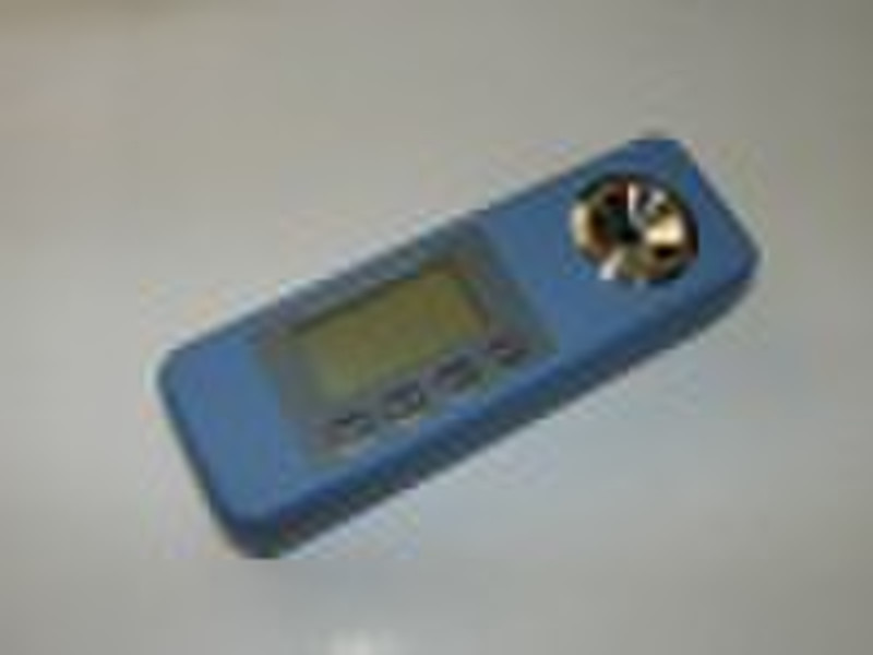 Digital salinity refractometer