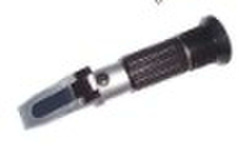 Hand-held refractometer