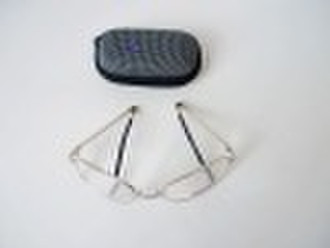 Folding reading glasses