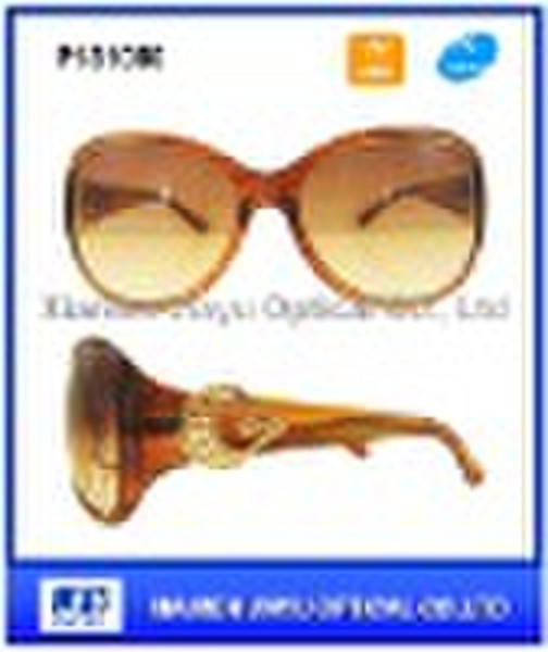 Fashion plastic sunglasses