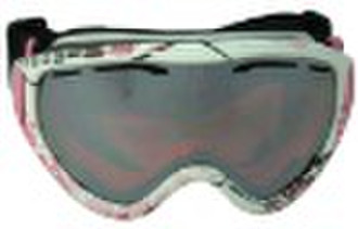 Newest modern skiing goggles with EN174