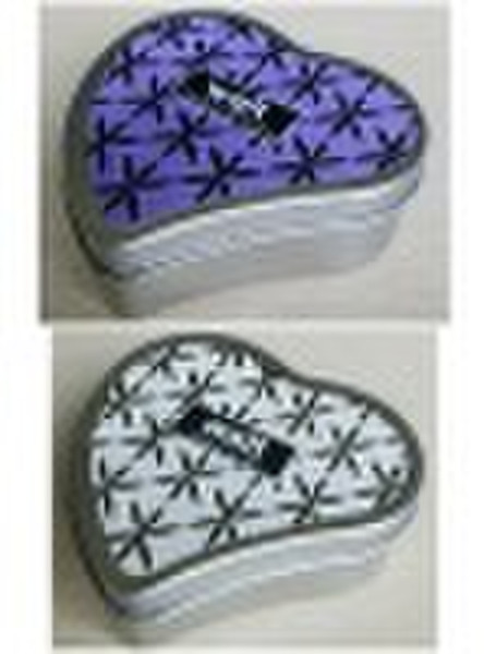 Big heart tin candle