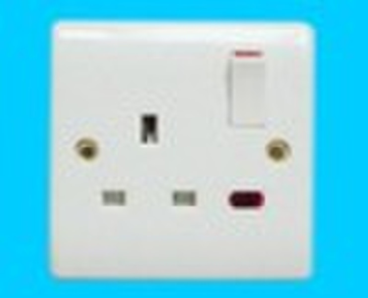 13A switched socket