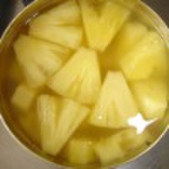 Canned pineapple in syrup