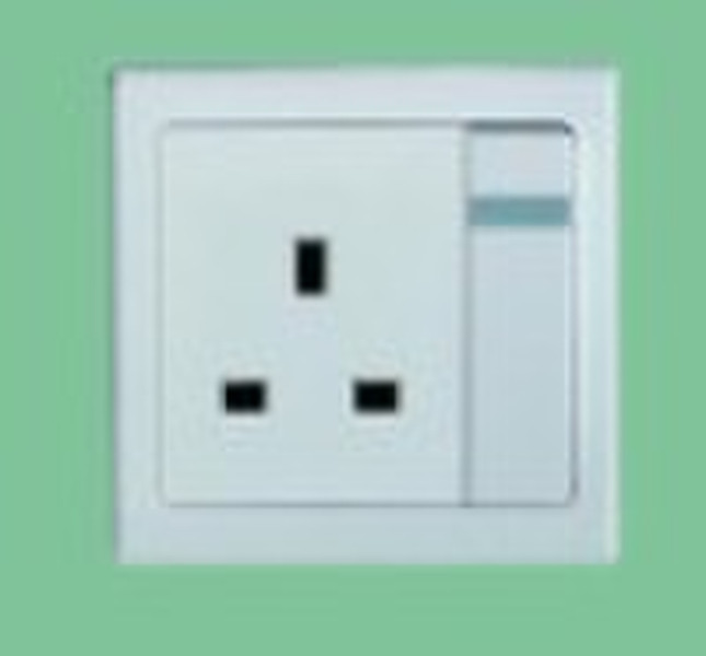 1 gang 13A switched socket BS standard