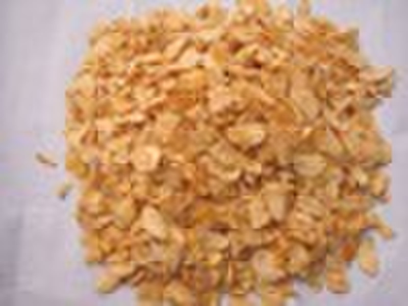 dehydrated garlic flakes