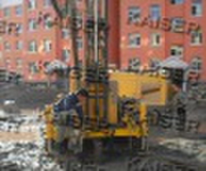 Crawler-mounted water well drilling rig