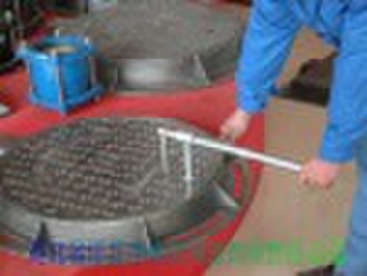 Well sealed pressure manhole cover