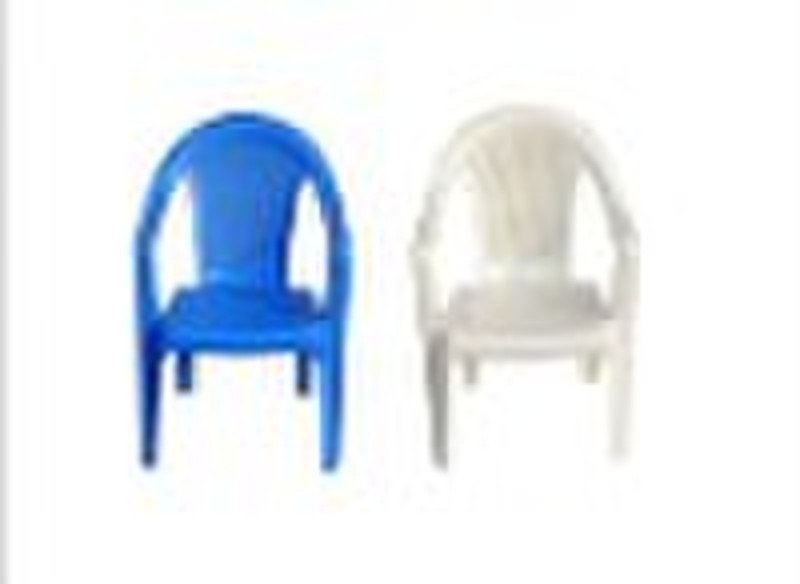 plastic dinner chair and outdoor round table