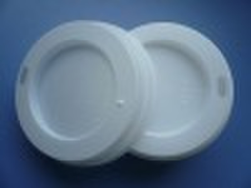Flat plastic cup lids