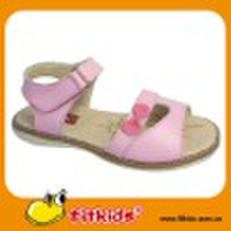 kid shoe with fashionable design
