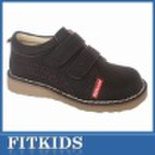 child shoes with casual design and comfortable to