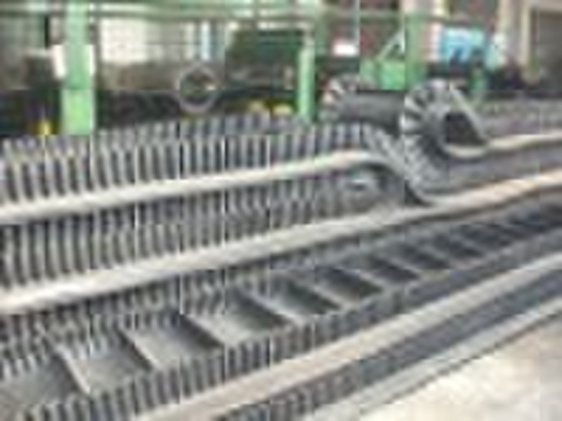 Sidewall conveyor belt