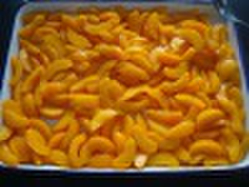 sliced yellow peach