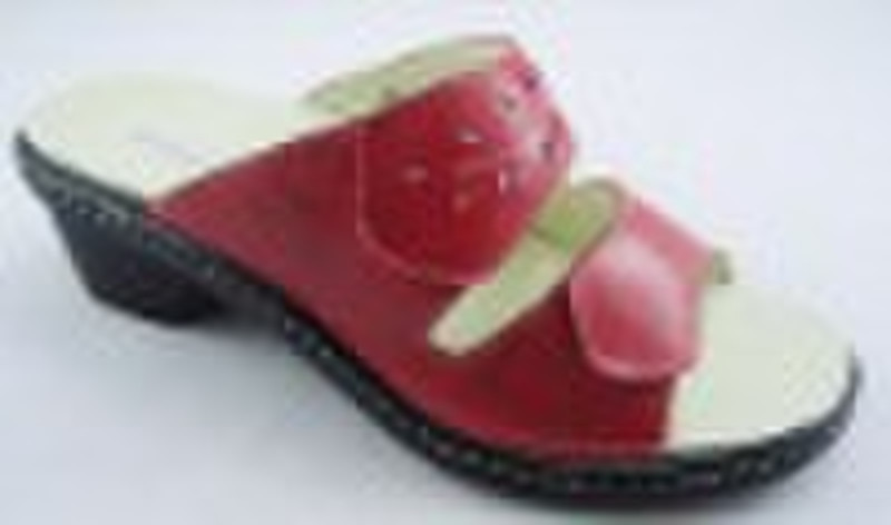 Women's leather slippers