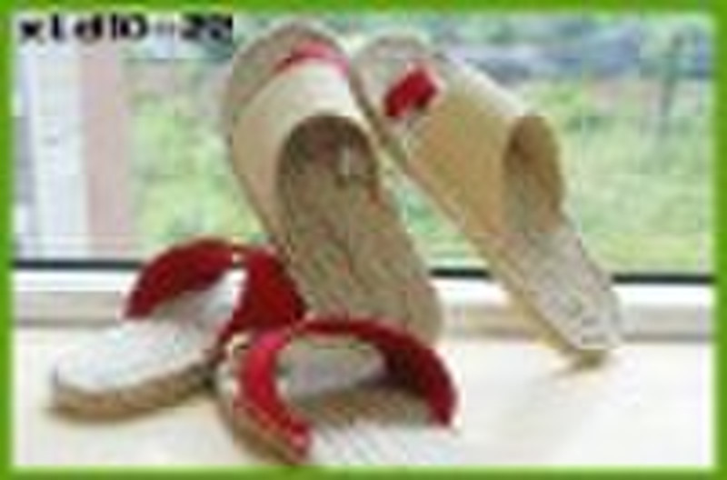 the women's or girls' casual slipper shoes