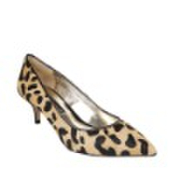 Lady fashion shoe leopard skin in cream colour