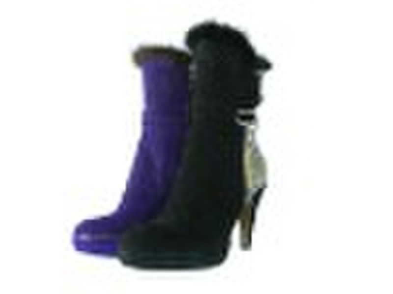 Ladies leather boots in suede