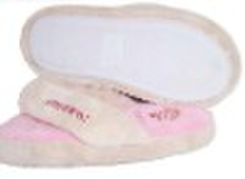 cute and soft fur indoor slipper