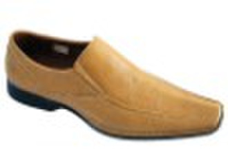 Männer kleiden Schuhe