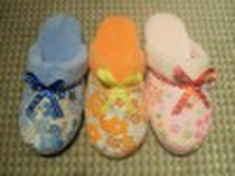 colorful design of Winter indoor slipper
