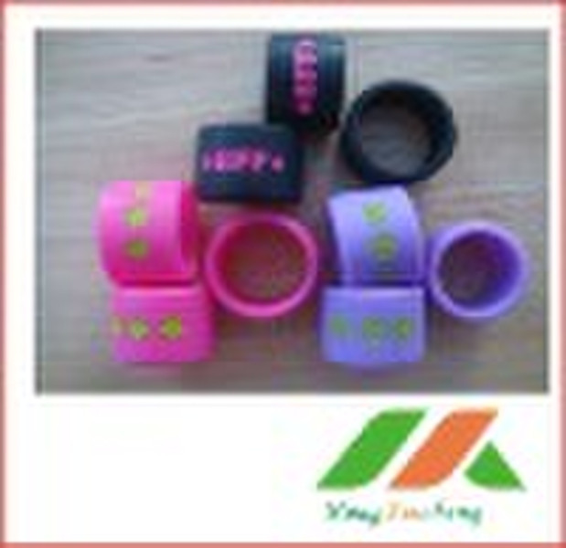 Hot selling silicone rings /finger rings saying wo