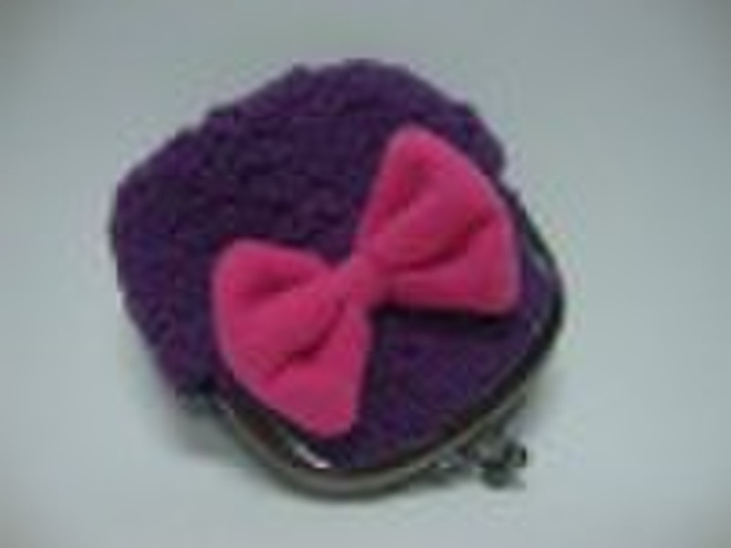 With beautiful bowknot coin purse