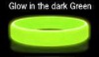 Silicone bracelet with innovative design