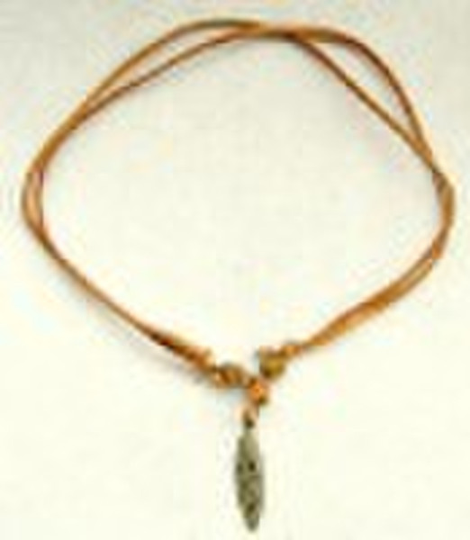 Cheap fashion leather necklace