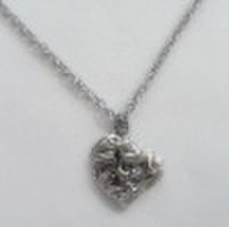 Cute heart pendant necklace