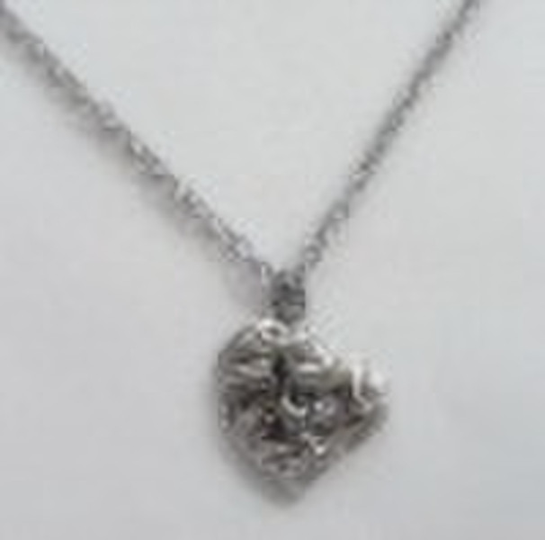 Cute heart pendant necklace