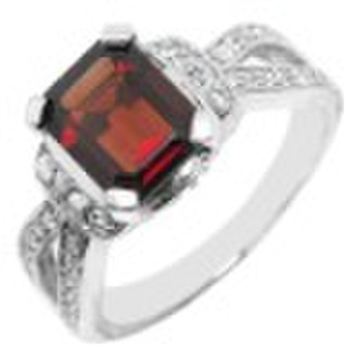 2010 Fashion Garnet Ring